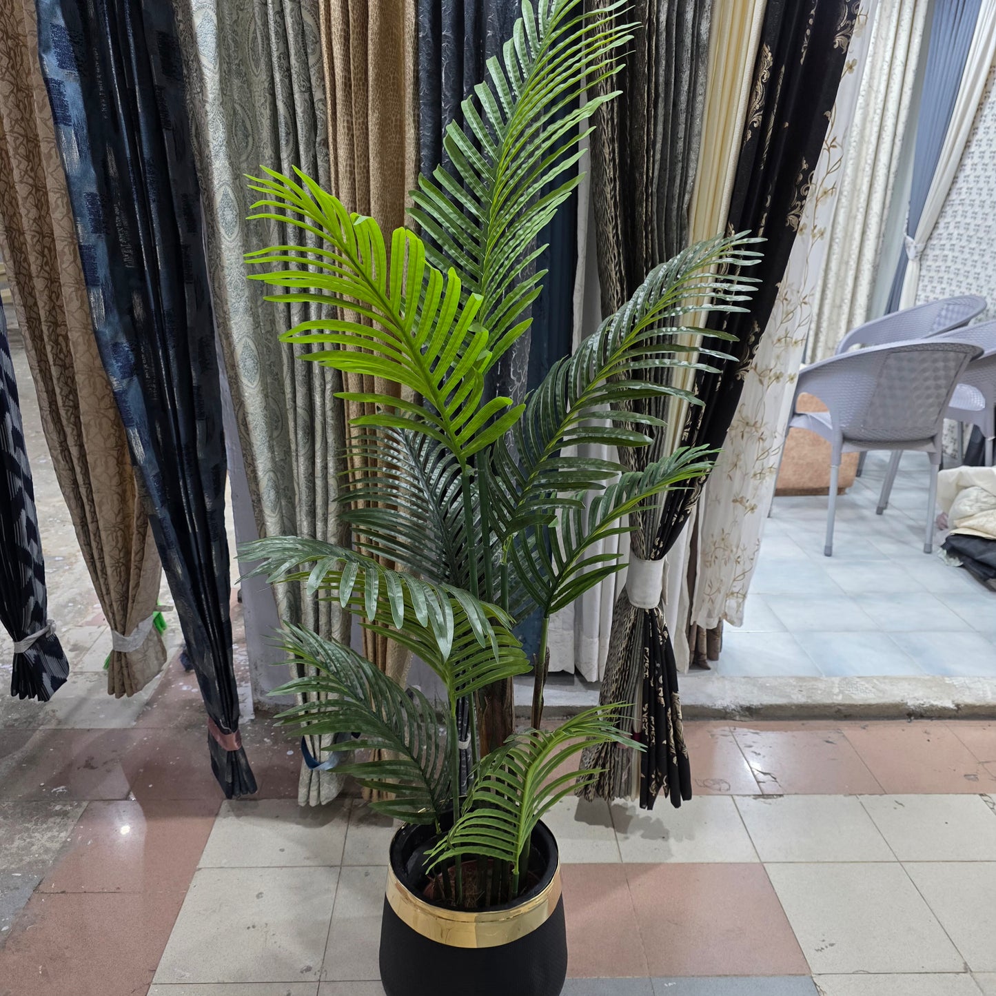 Areca Palm With Fiber Pot 5ft