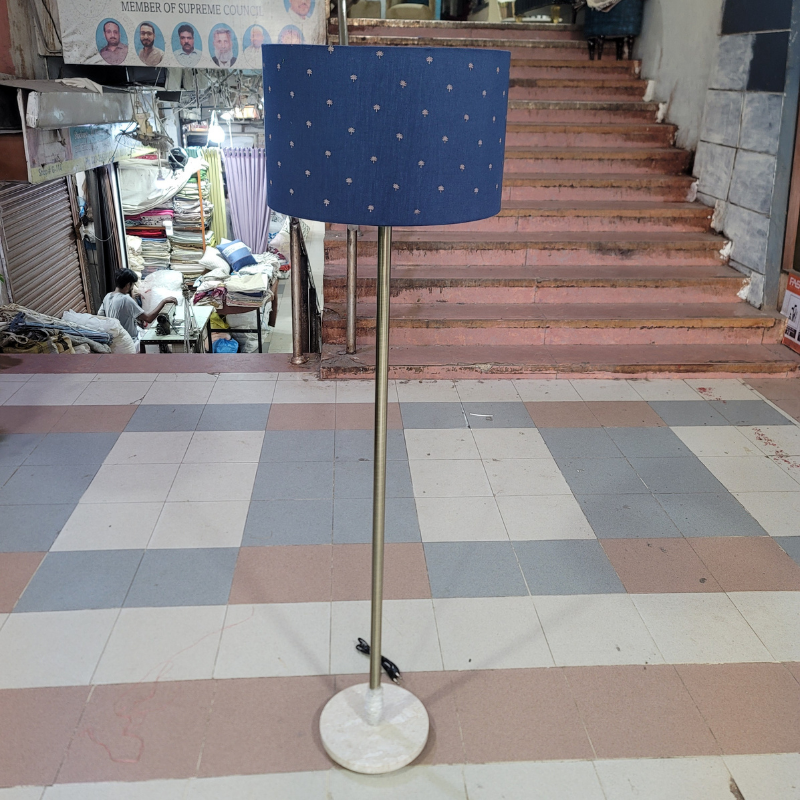 Simple Rod Silver Lamp