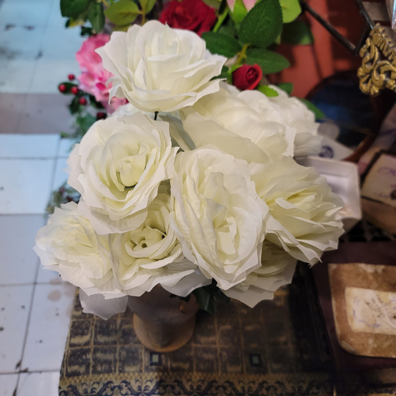 12 in 1 Big White Rose Bunch