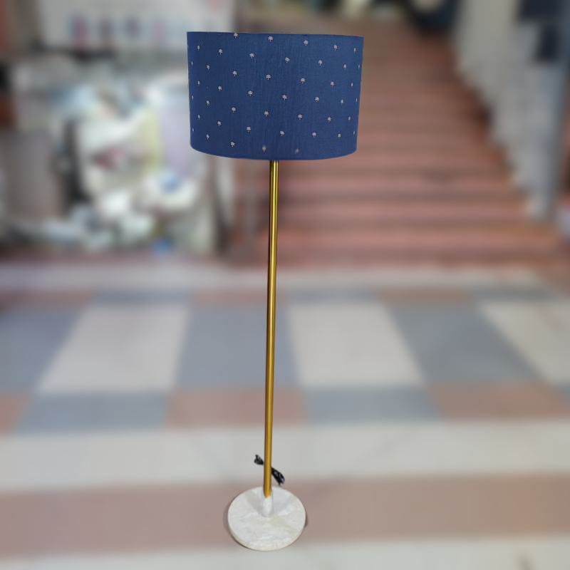 Golden Simple Rod Lamp